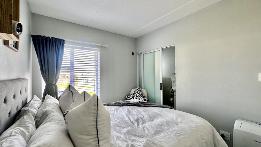 2 Bedroom Property for Sale in Overbaakens Eastern Cape